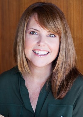 Victoria Piontek_Author Photo